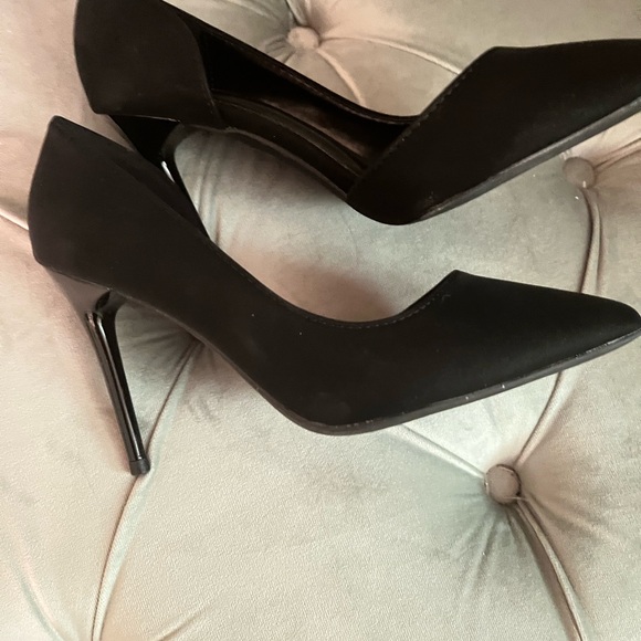 Black Women's Shoes - Picture 2 of 5